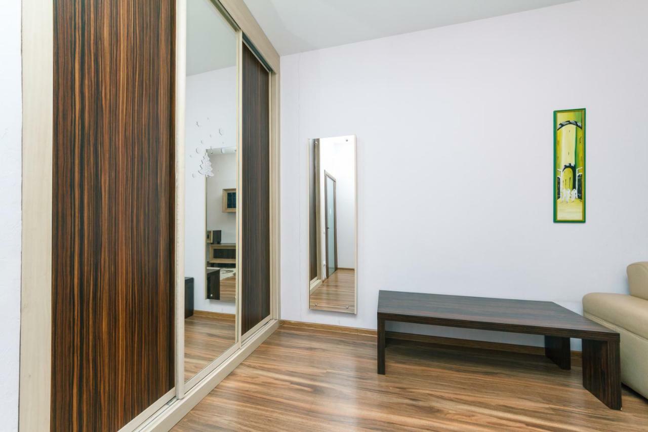 3 Комнатные Апартаменты В Центре Печерска Kyiv Exterior photo