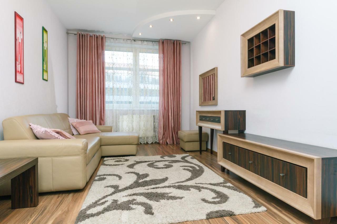 3 Комнатные Апартаменты В Центре Печерска Kyiv Exterior photo