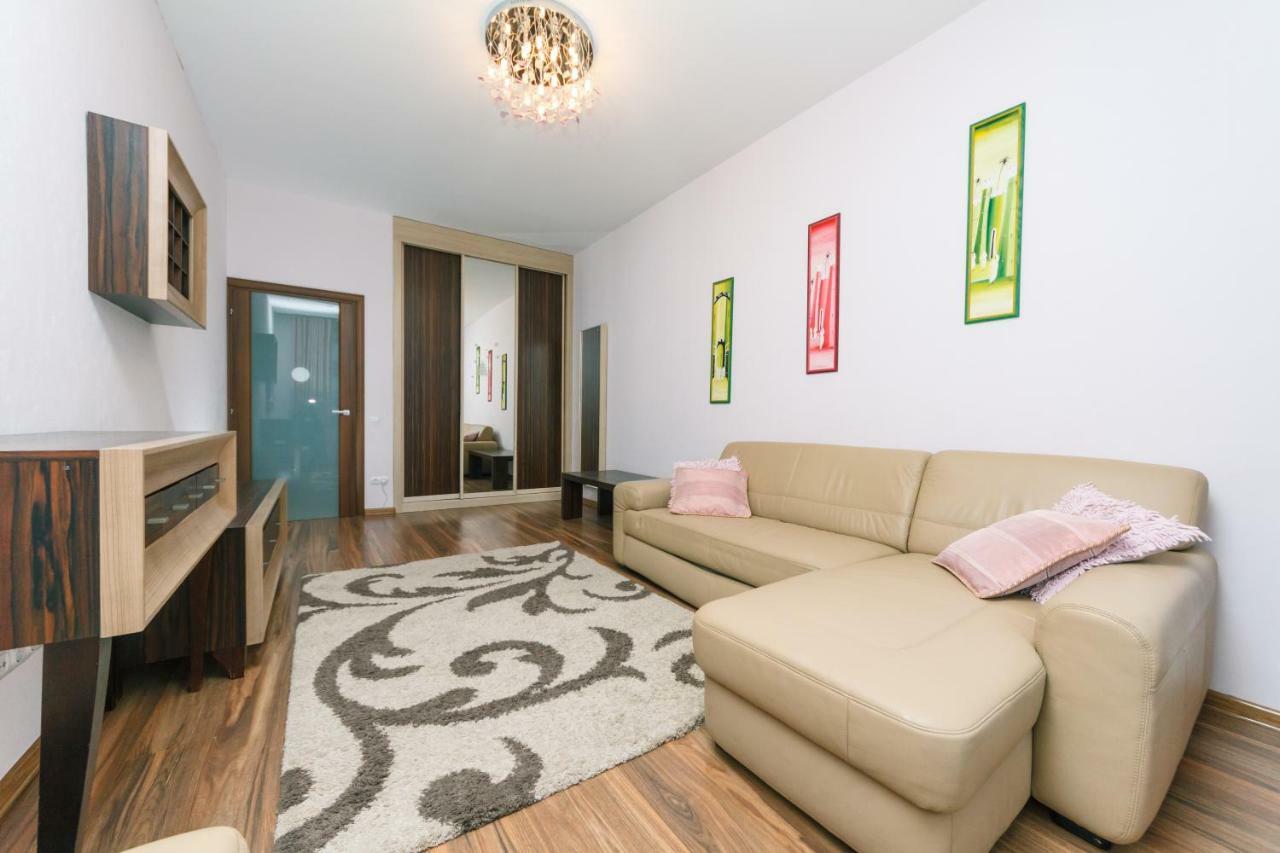 3 Комнатные Апартаменты В Центре Печерска Kyiv Exterior photo